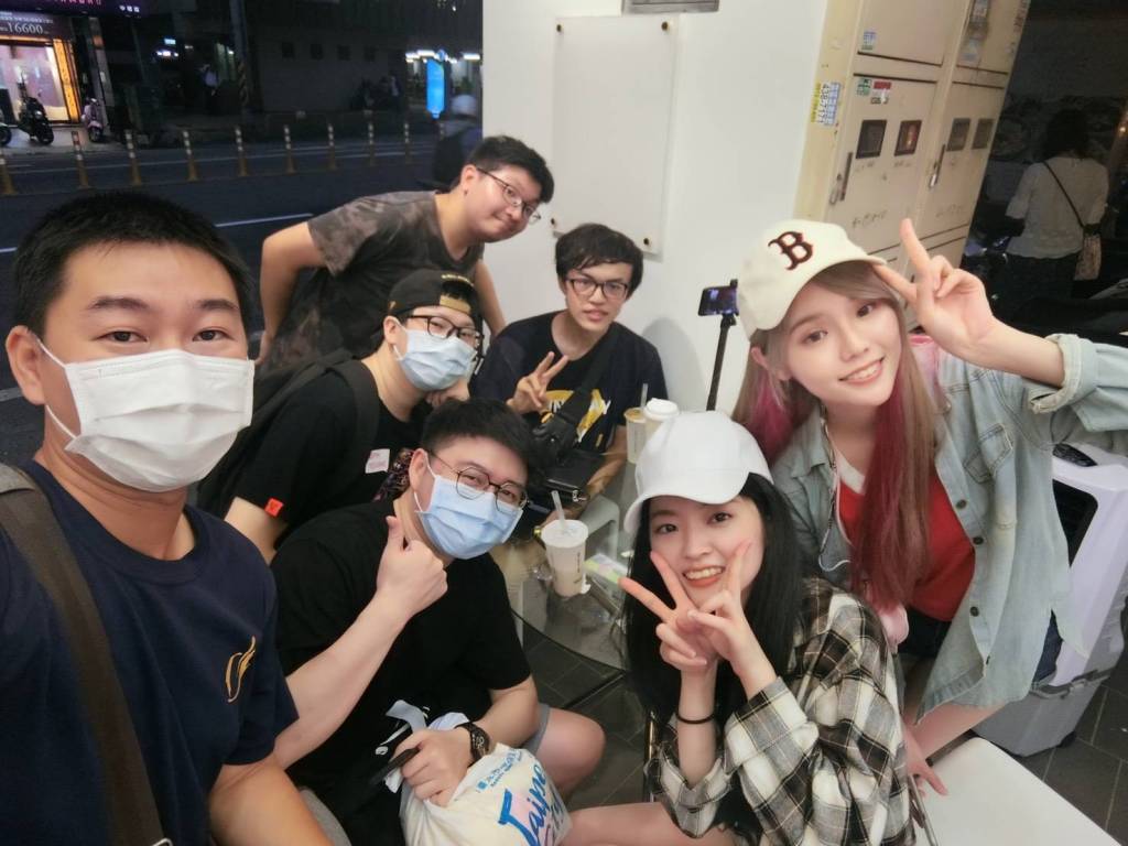 美腿系實況主挑戰500元環島觀眾大方斗內破萬元