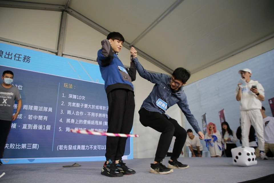 首度移師南台灣 網銀國際旗下品牌熱情相見 電狼娛樂粉絲擠爆會場 見面會大成功