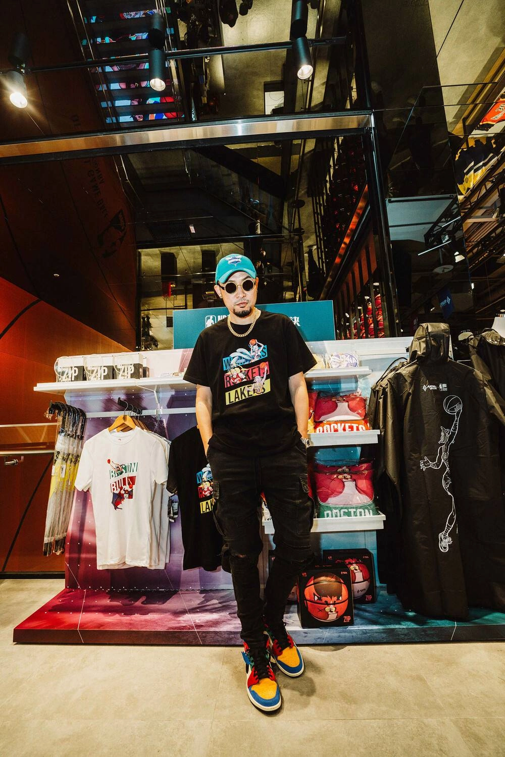 一張含有 文字, 室內 的圖片自動產生的描述