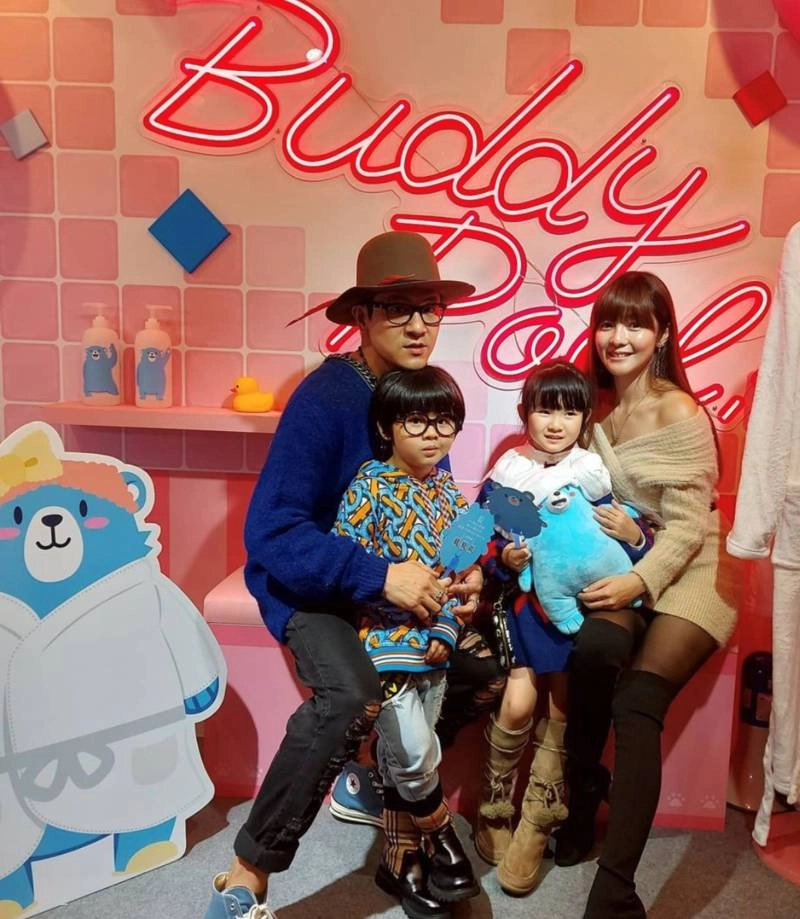 超強卡司巨星演唱會,熊寶領頭嗨唱耶誕城! 單天銷售破百隻的夢幻逸品讓你非帶不可!