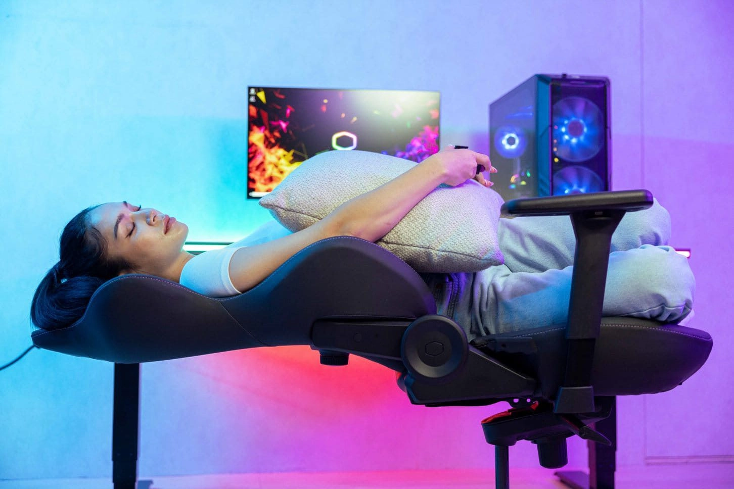 Cooler Master全球首次集資！8/17 FlyingV 正式起跑