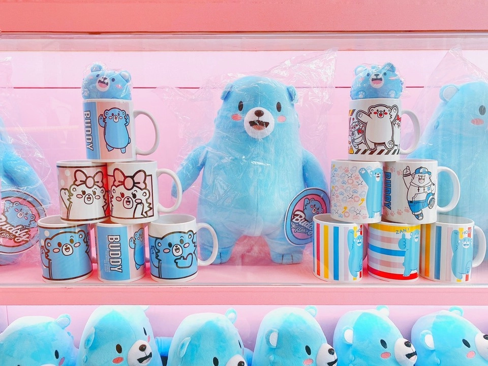 超強卡司巨星演唱會,熊寶領頭嗨唱耶誕城! 單天銷售破百隻的夢幻逸品讓你非帶不可!