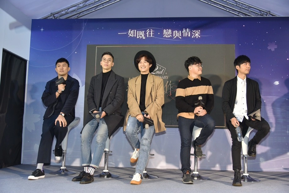 一如既往 戀與情深  《戀與製作人》與玩家同慶2週年