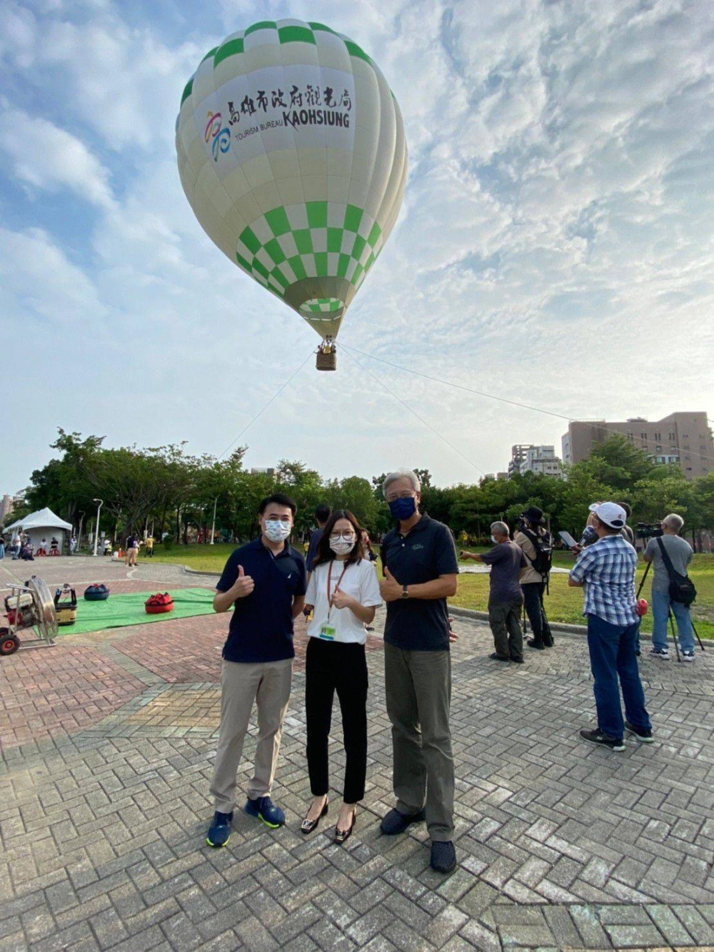 2021跟著《天諭》登上「高雄愛.月熱氣球」浪漫升空偽出國